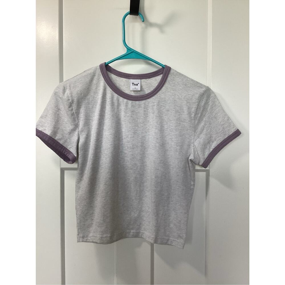 TNA Aritzia crop baseball t shirt women's size medium heather‎ gray with purple